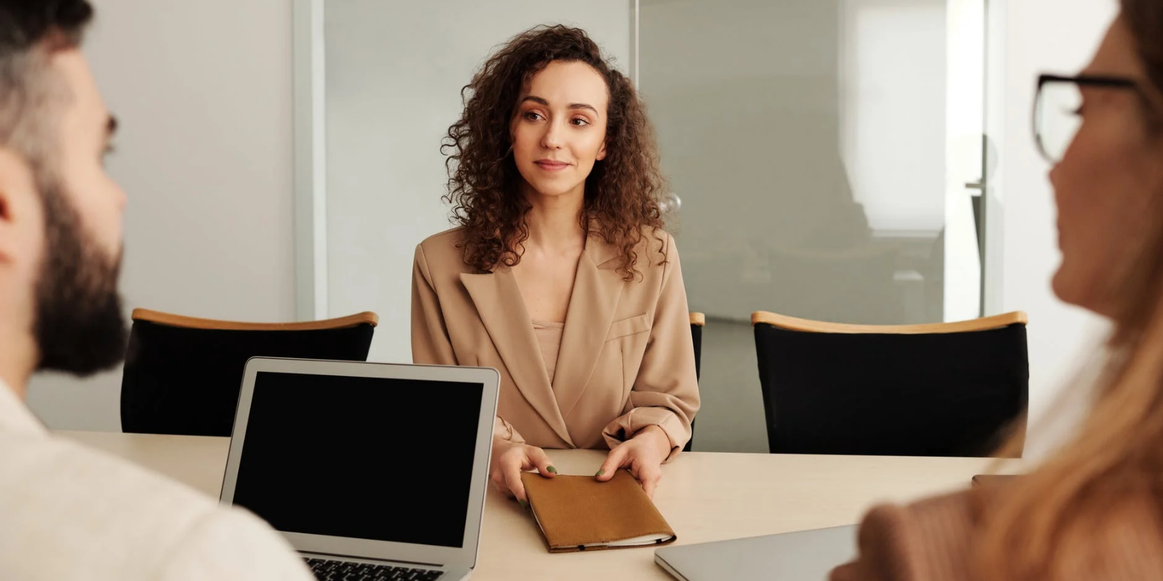 Кандидат задаёт вопросы интервьюеру