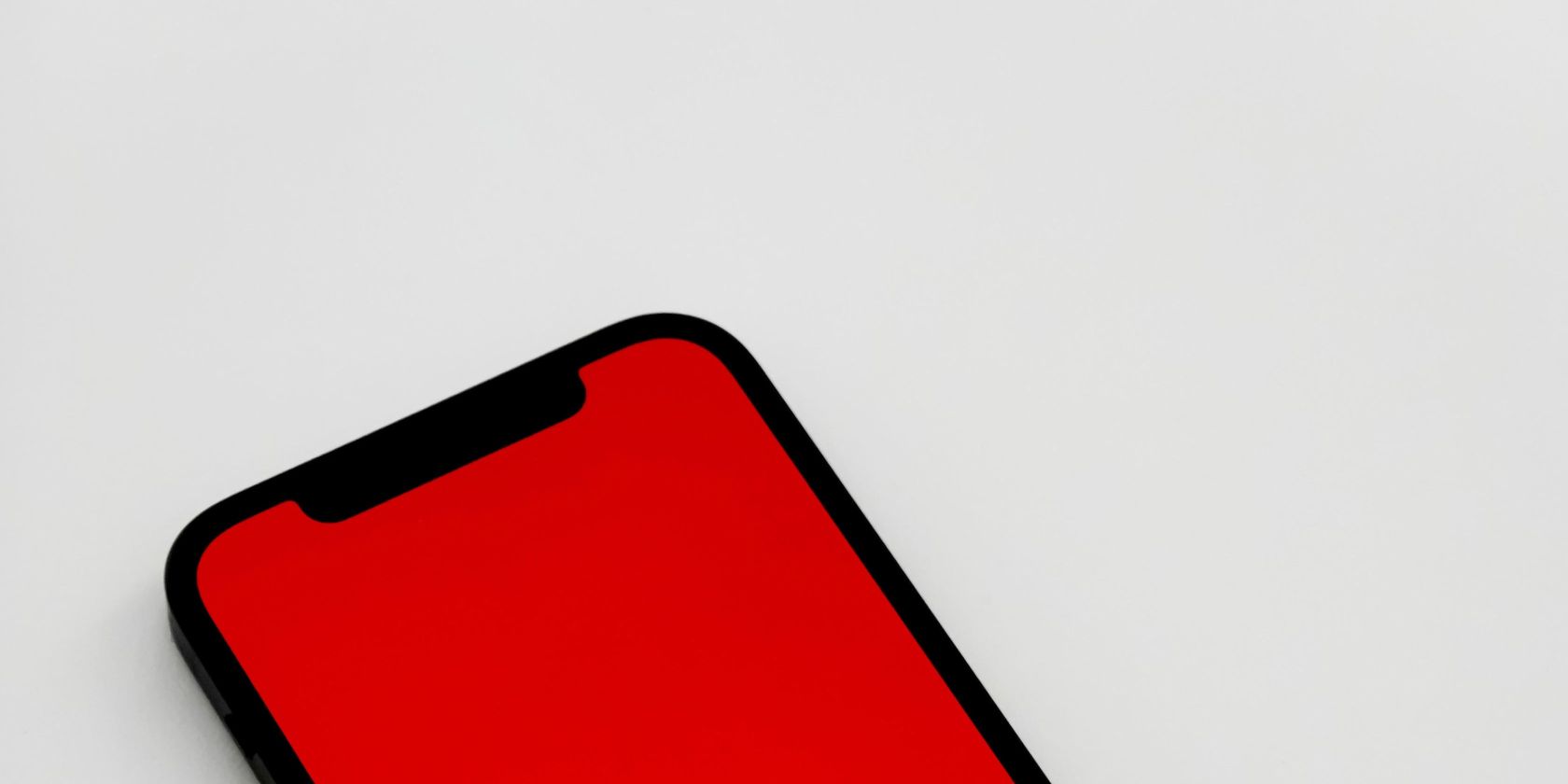 виниловая обёртка телефона крупным планом