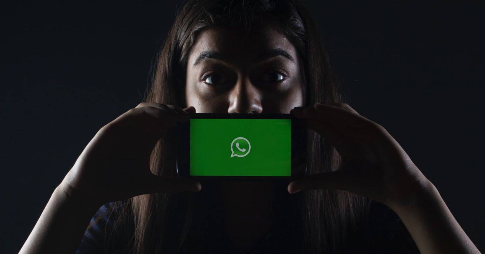 Отключить звук и писать участникам в групповом звонке WhatsApp