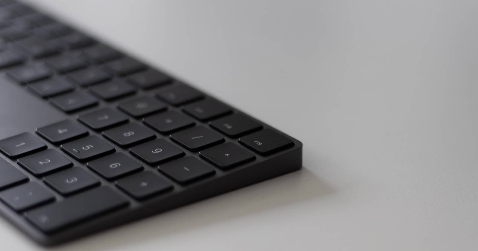 Magic Keyboard цвета «космический серый»
