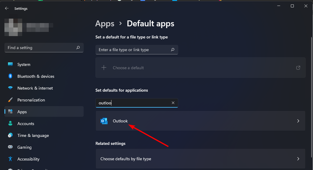 Поиск Outlook в списке приложений для установки значений по умолчанию
