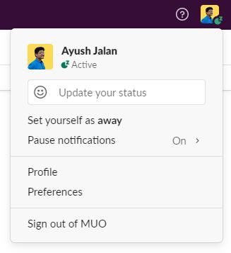 Меню аккаунта Slack на десктопе