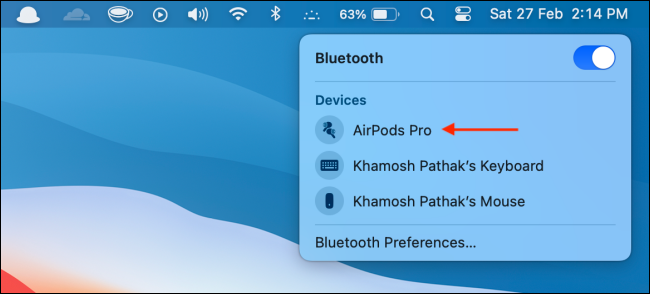 Выбор AirPods в меню Bluetooth