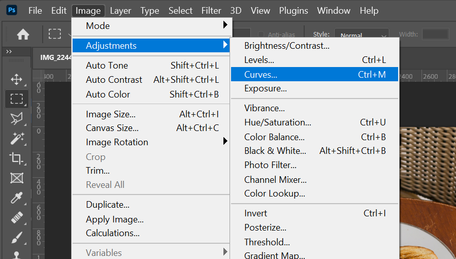 Найти инструмент «Кривые» в Photoshop.