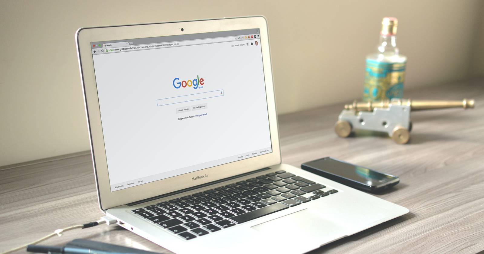 Главная страница браузера Google Chrome и сайт google.com