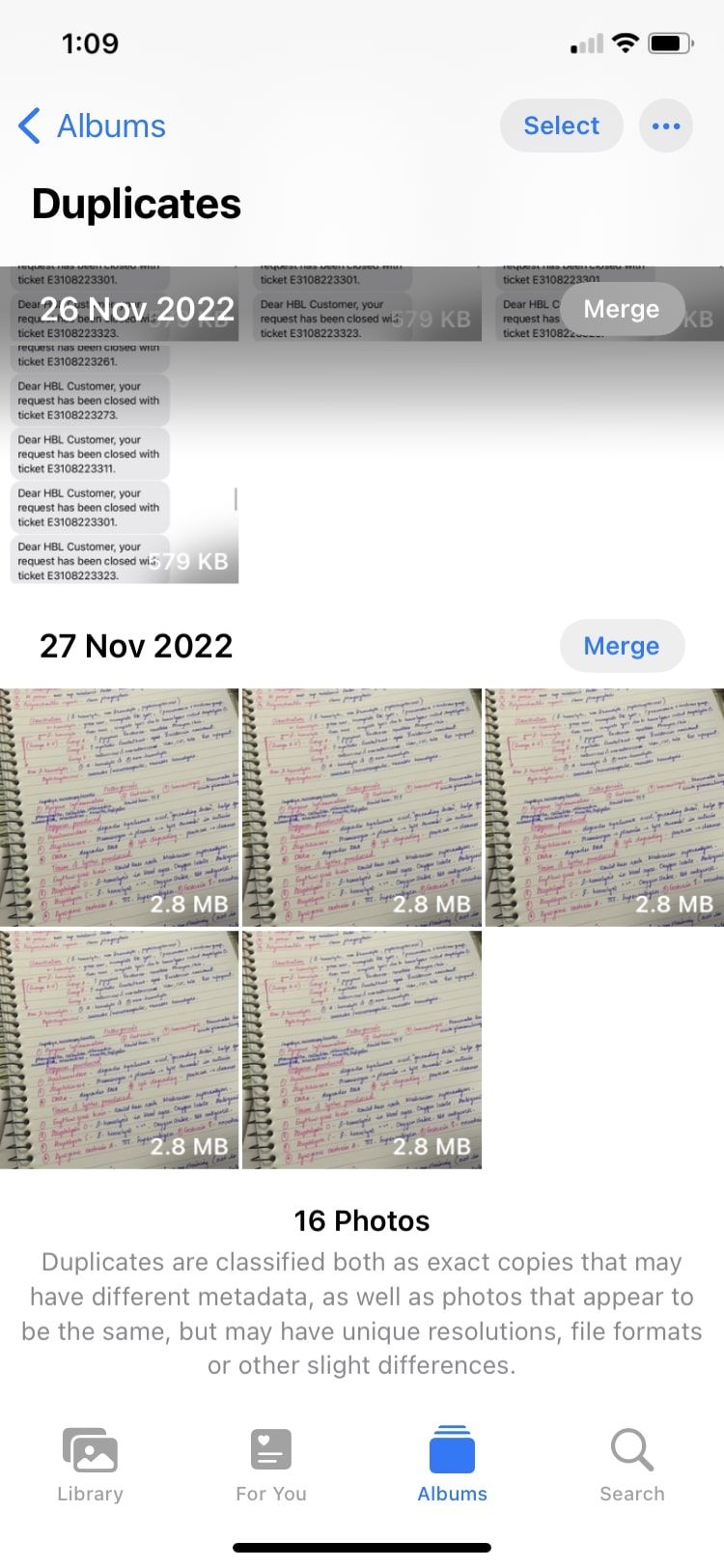 Кнопка «Объединить» рядом с набором дубликатов