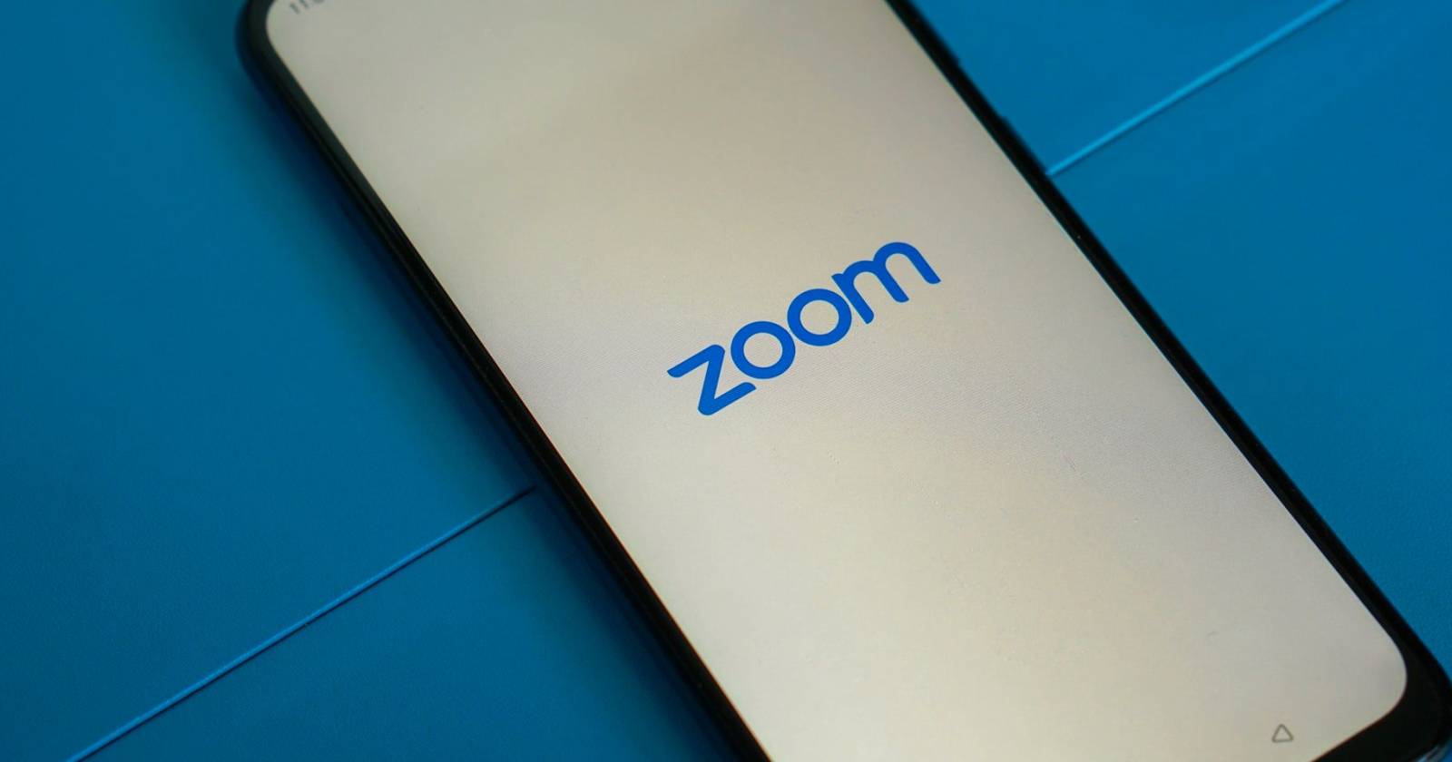 zoom logo on mobile
