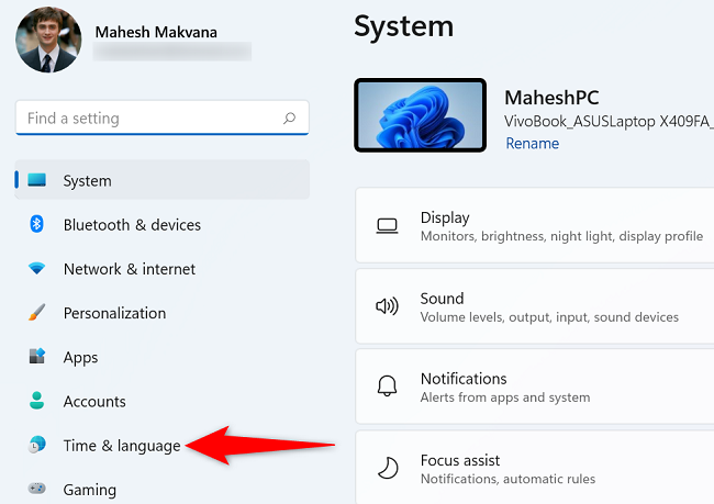Выберите «Время и язык» в левой колонке.