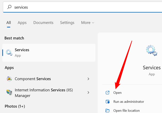 Окно меню Пуск с поиском 'services' для открытия приложения Службы.