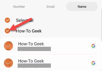 Выберите контакты для объединения.