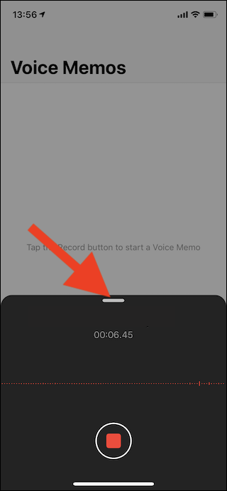 Экран с формой звуковой волны и элементами управления паузы