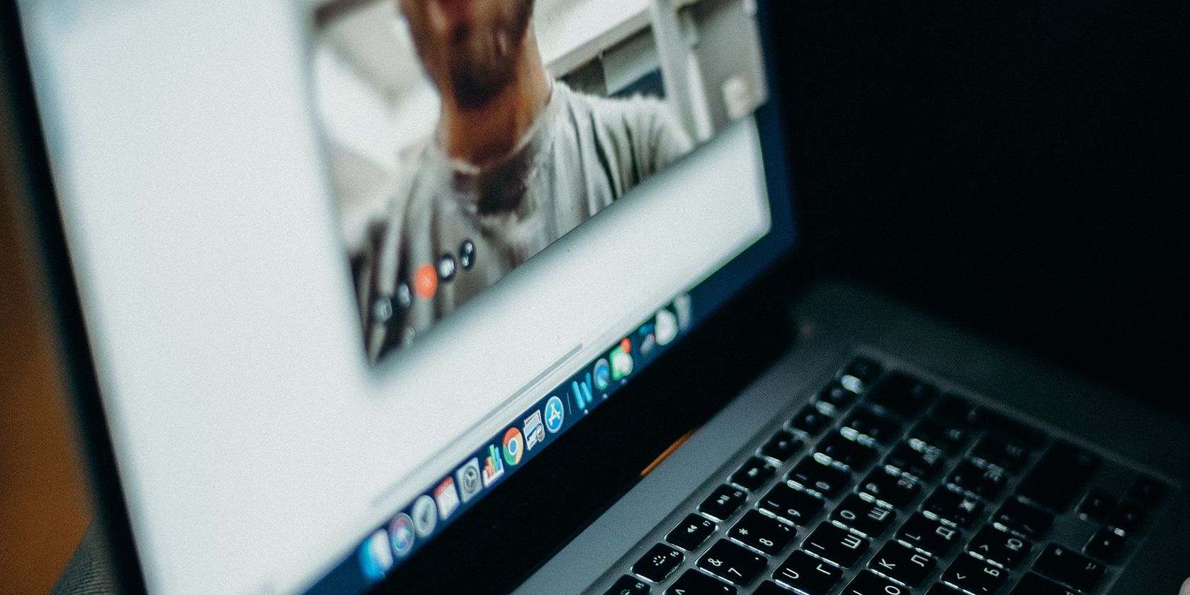 Изоляция голоса в FaceTime на Mac