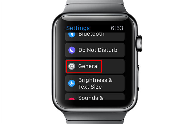 Выбор раздела Основные на Apple Watch