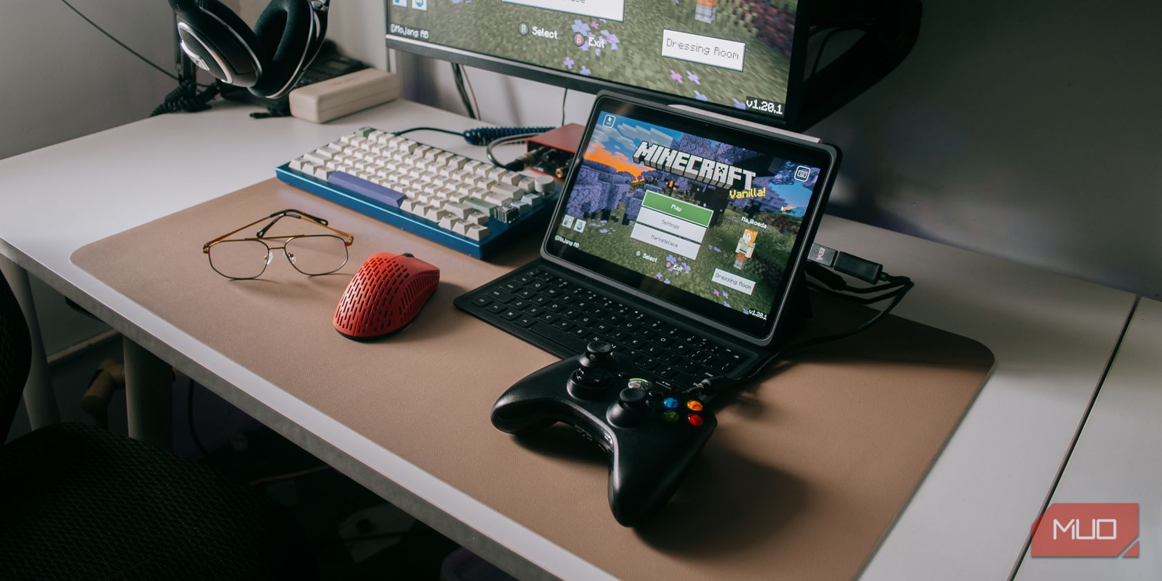 Minecraft — главное меню на планшете через Steam Link