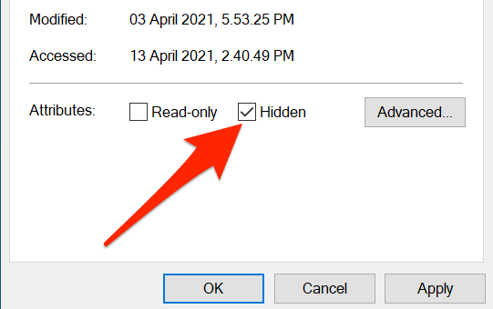 Окно свойств файла с подсвеченным параметром Скрытый