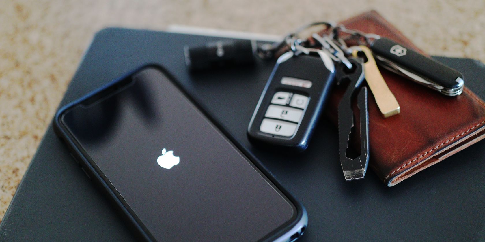 iPhone не включается: причины и как починить