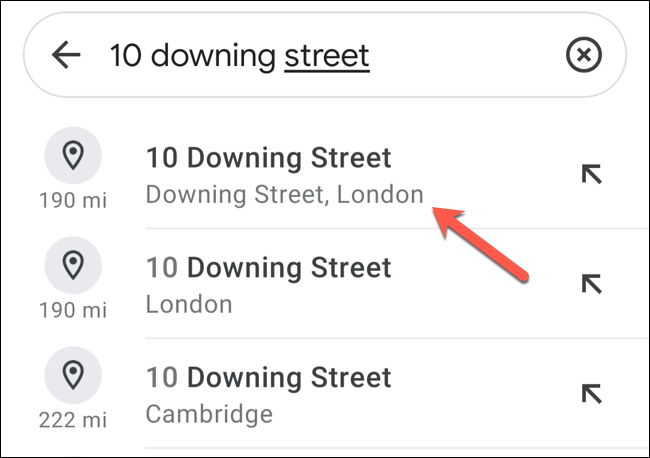 Поиск места в мобильном приложении Google Maps: нажмите результат поиска.