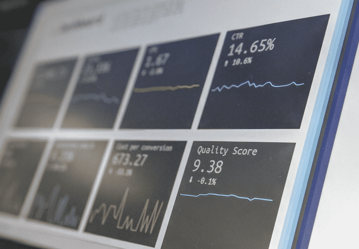 Как шпионить за конкурентами и действовать первым