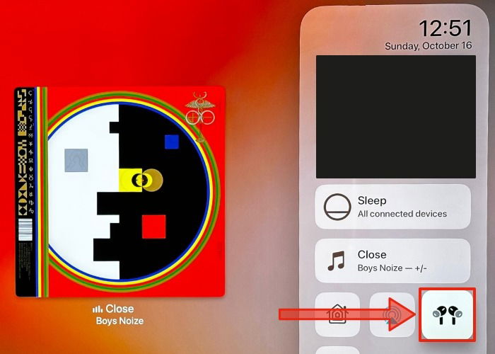 Центр управления на Apple TV с выбором AirPods и опций Spatial Audio