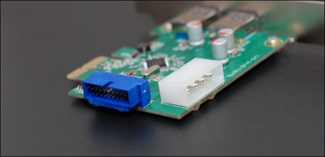 Пустой слот PCI‑E в корпусе перед установкой платы