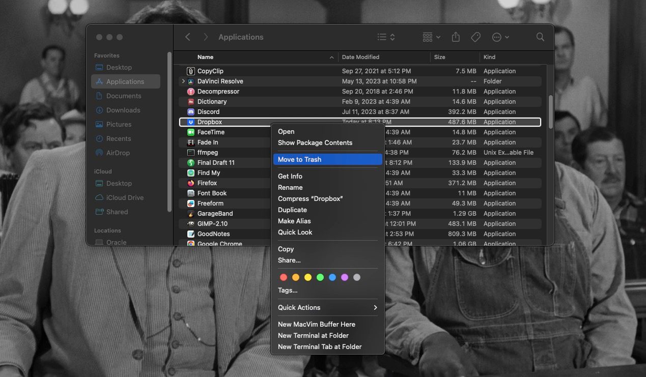 Приложение Dropbox перетаскивают в Корзину на Mac