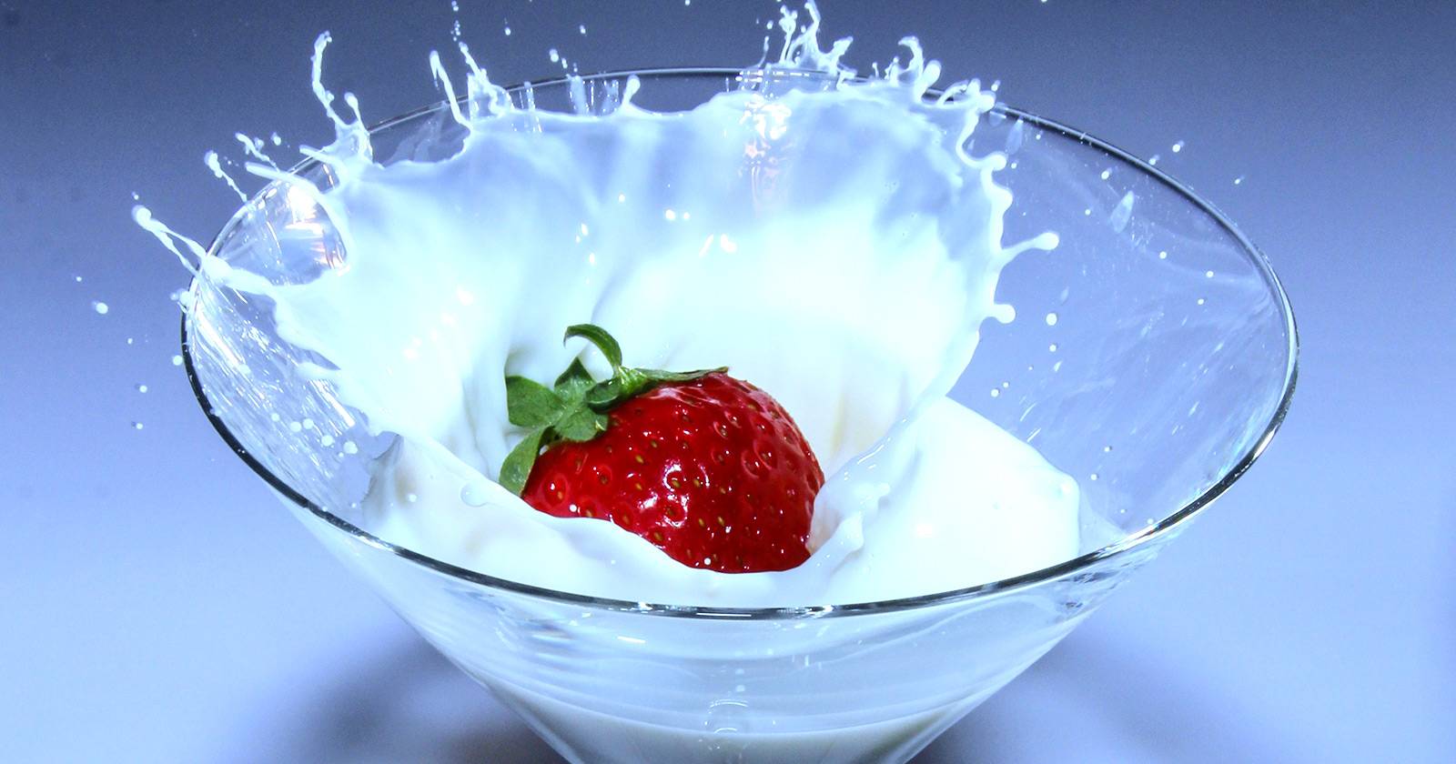 медленное движение, человек у взрыва