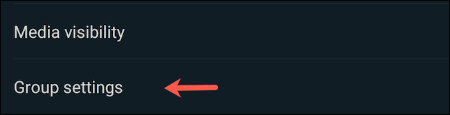 Переход в настройки группы в WhatsApp