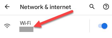 Экран Wi‑Fi в Настройках Pixel — верхняя часть с переключателем