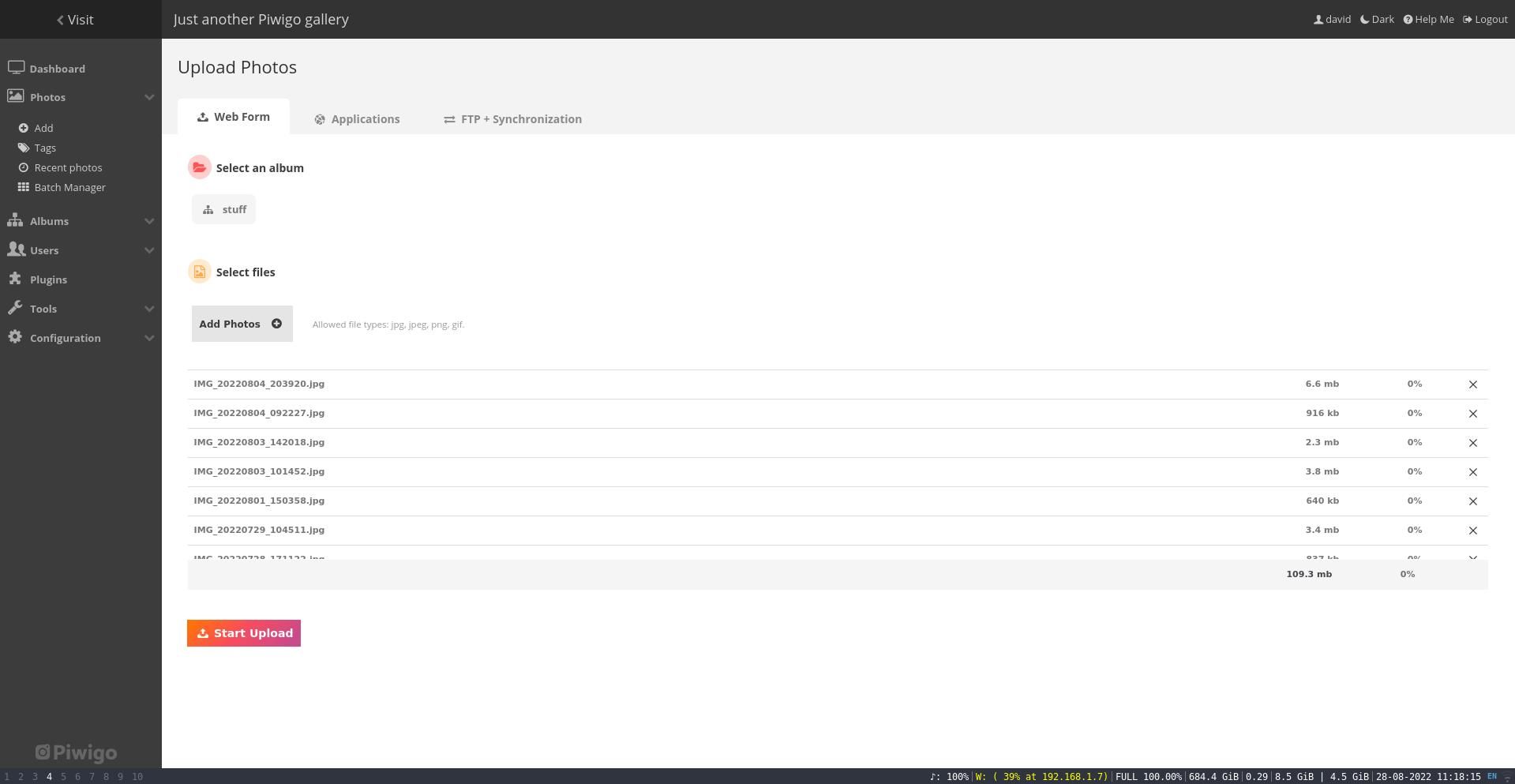Экран загрузки фотографий в Piwigo