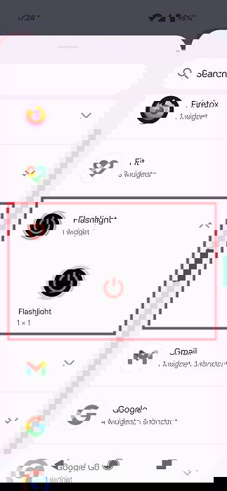 Выбор виджета «Фонарик» из списка виджетов