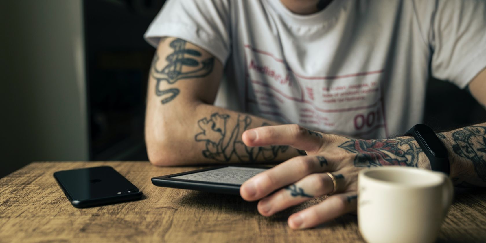 Тёмная тема на Kindle — как включить