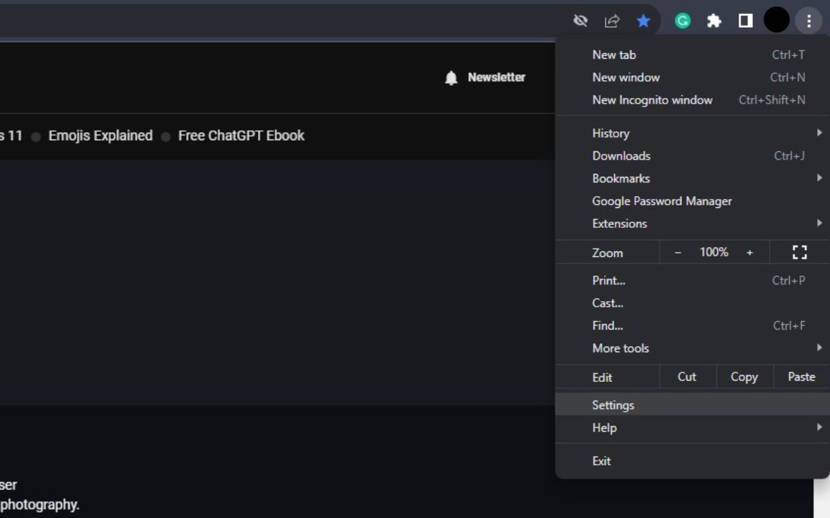 Курсор, наведенный на Настройки в выпадающем меню