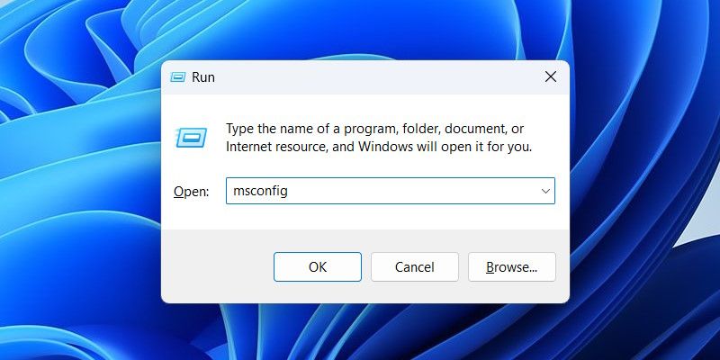 Ввод 'msconfig' в окне Выполнить