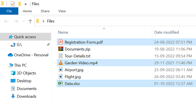 Удерживайте Ctrl и щёлкайте по дополнительным файлам.