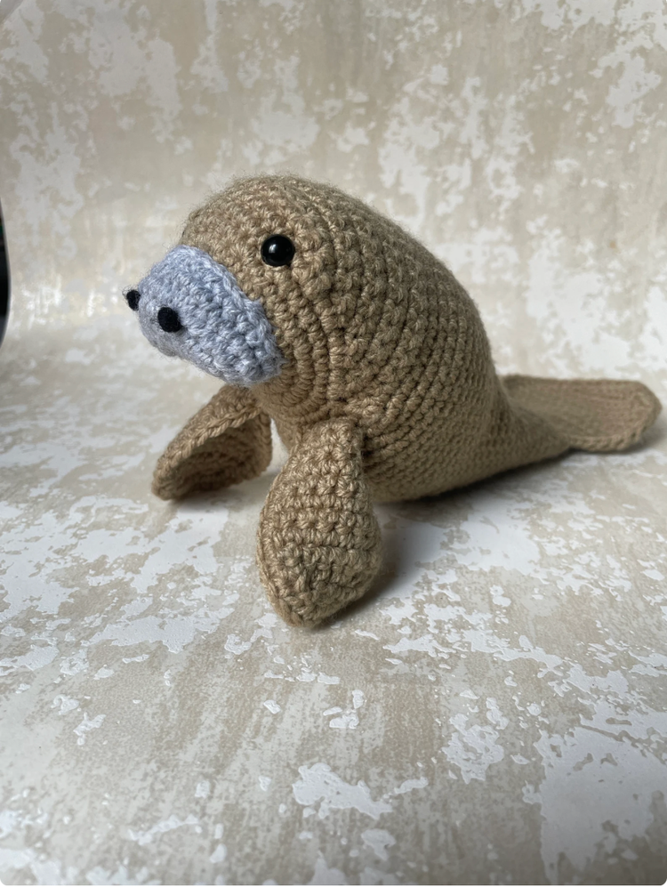 Скриншот фотографии ручной работы маната, продаваемого на Etsy