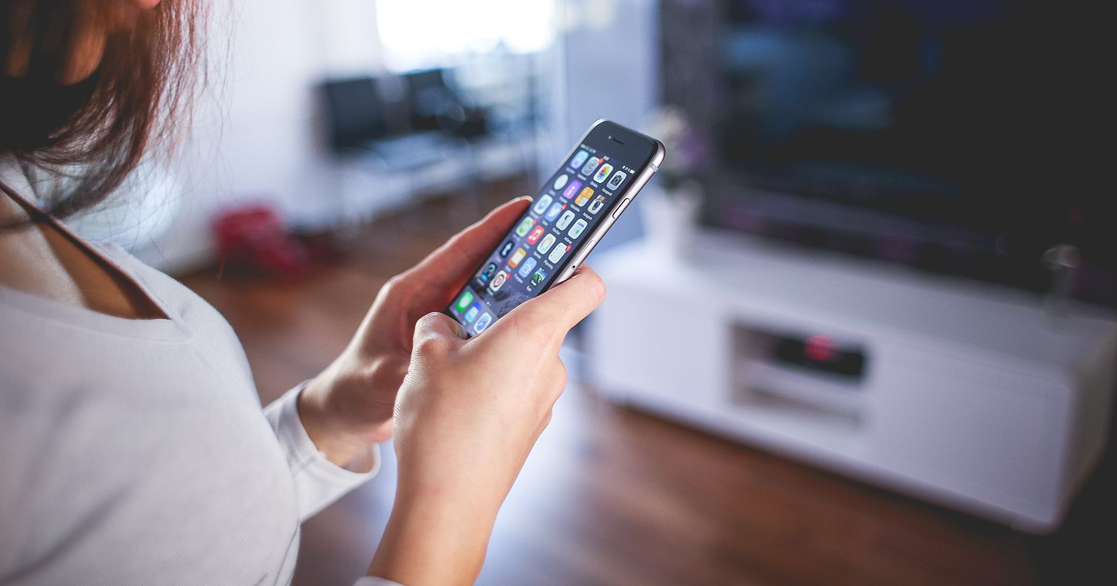 Как скрыть страницы главного экрана iPhone