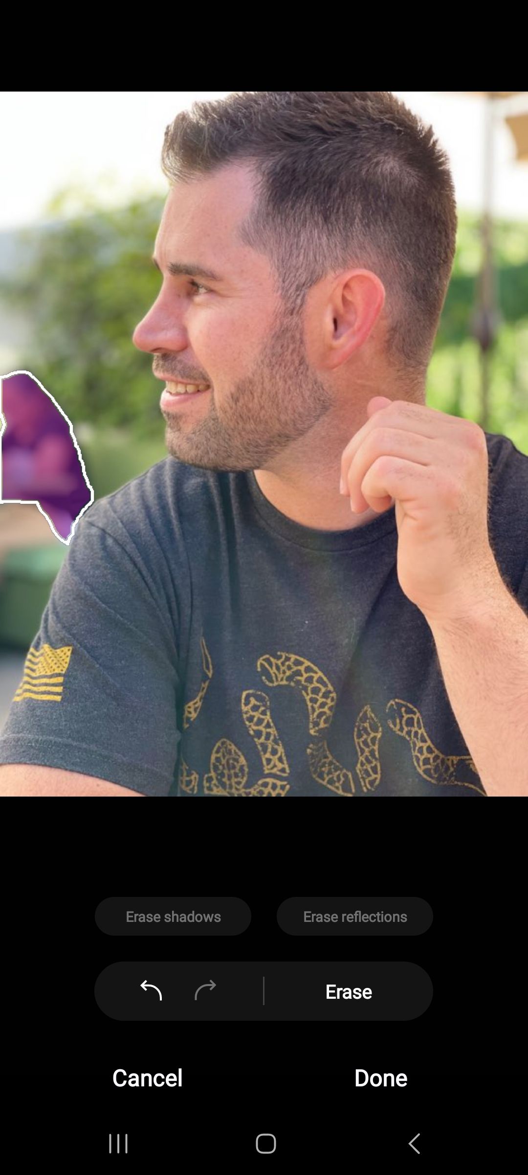 Removing a person from a photo with Samsung Object Eraser.