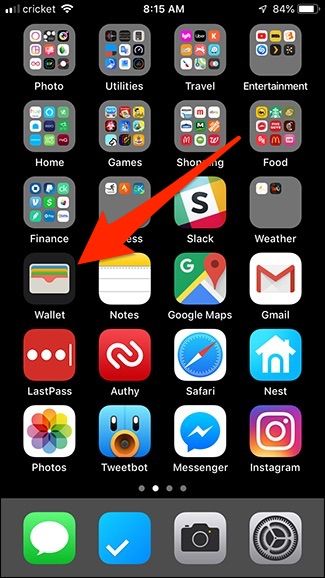 Экран с приложением Wallet на домашнем экране