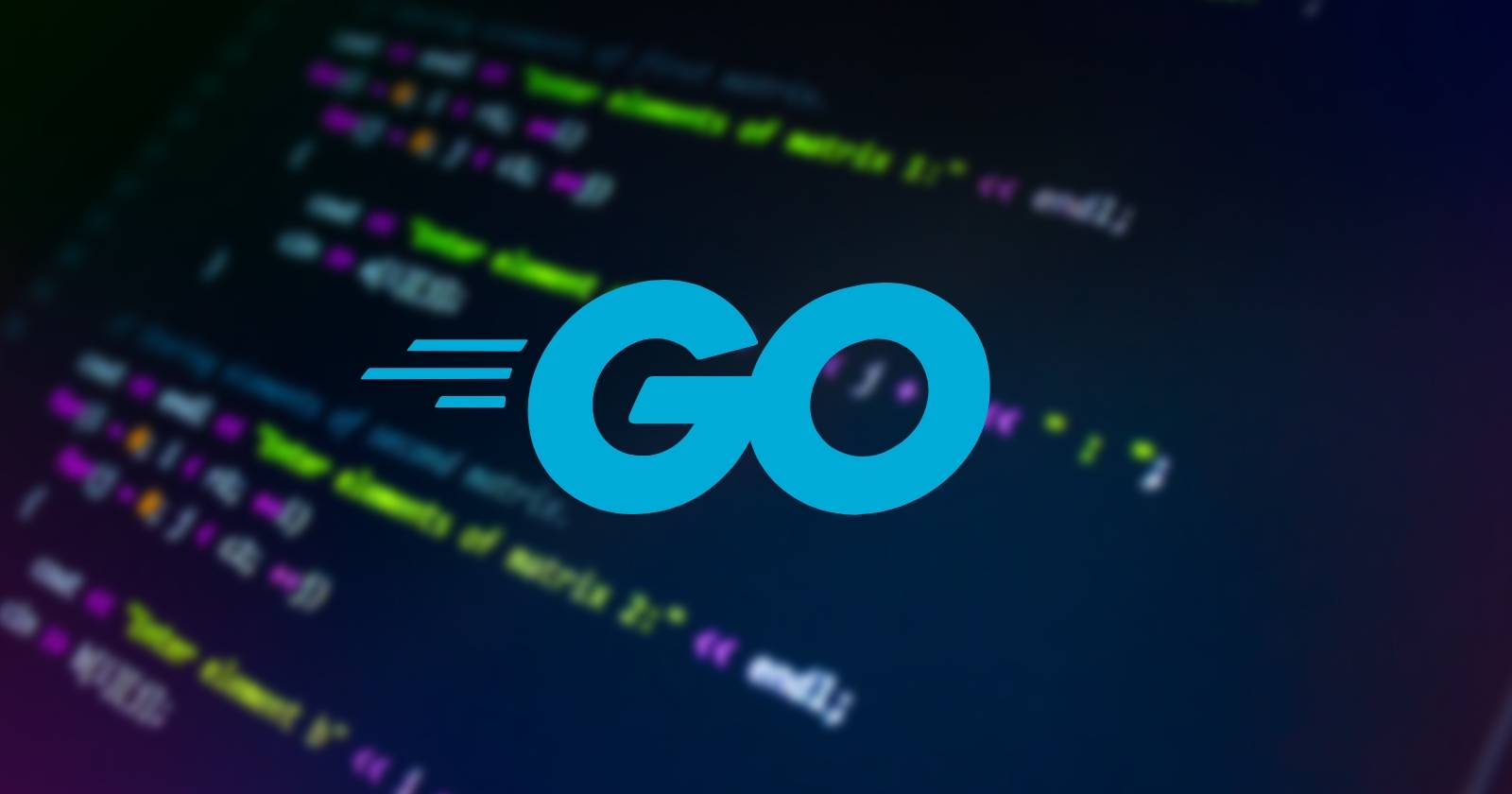 Логотип Go на фоне исходного кода