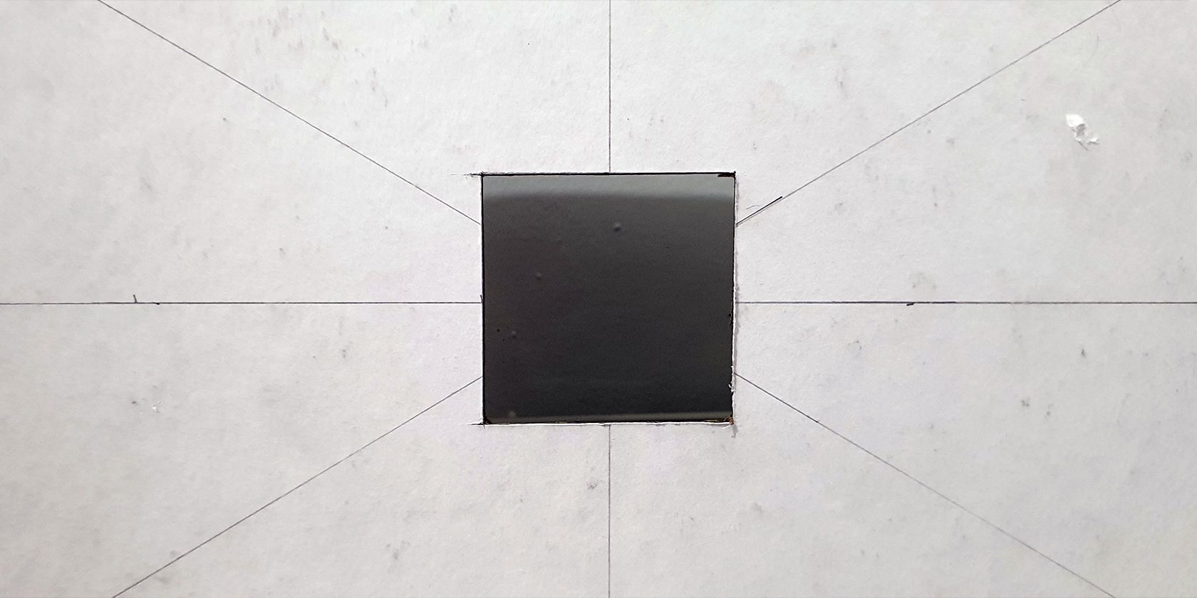 Задняя часть корпуса с вырезом для камеры