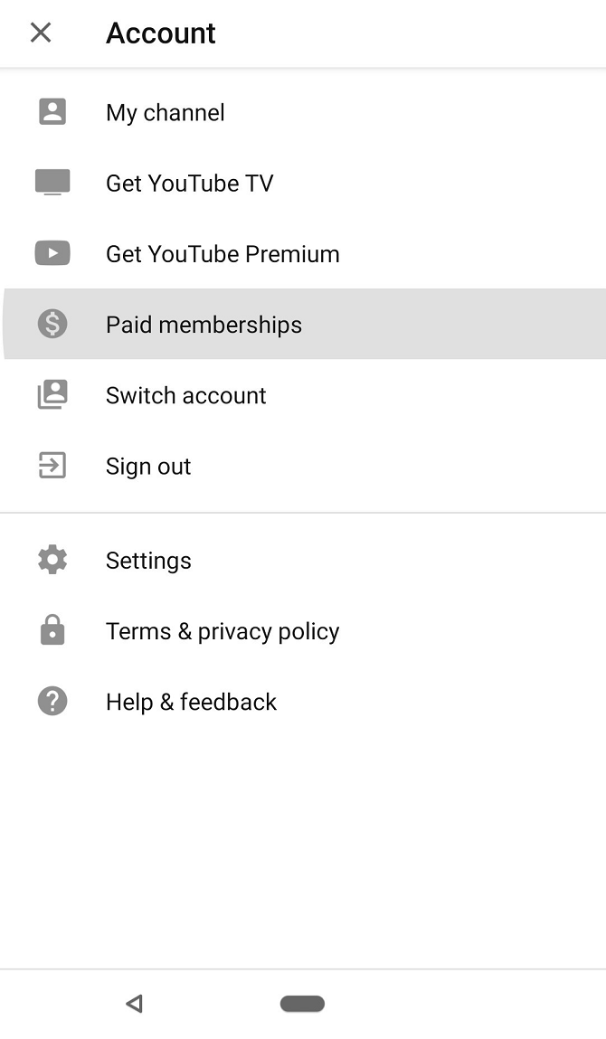 Логотип YouTube Premium на смартфоне