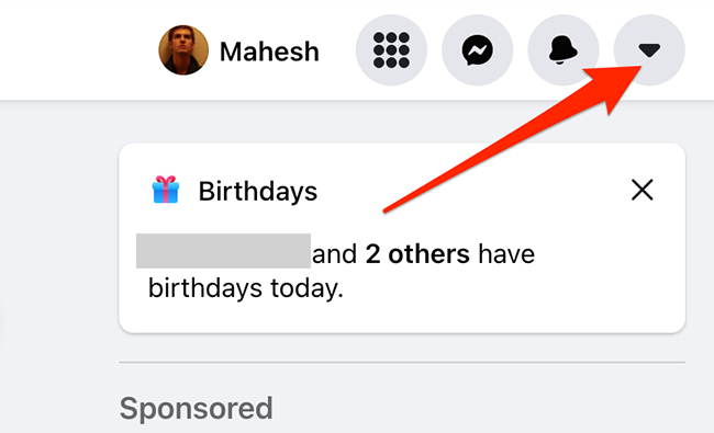 Нажмите на значок стрелки вниз в правом верхнем углу сайта Facebook.