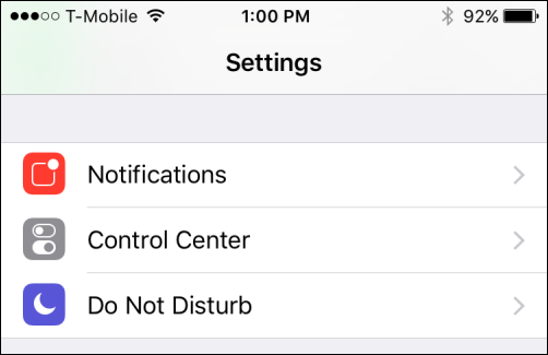 Экран настроек уведомлений iPhone с разделом Государственные оповещения