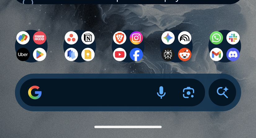 Using app folders in the Android home row.
