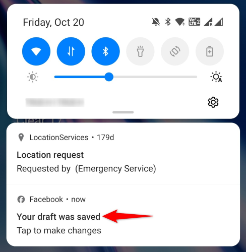Уведомление о черновиках Facebook выделено на Android.