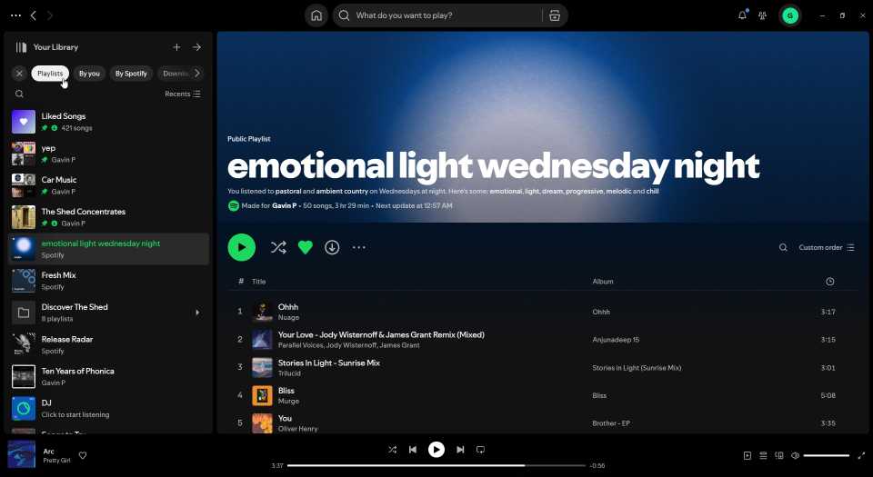 боковое меню плейлистов в Spotify с опциями сортировки