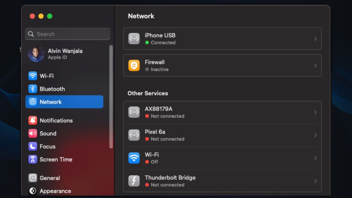 iPhone раздаёт интернет Mac через USB‑кабель