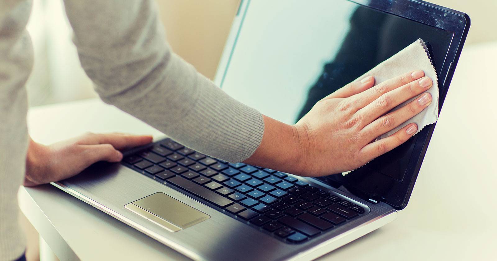 Чистый экран компьютера, крупный план