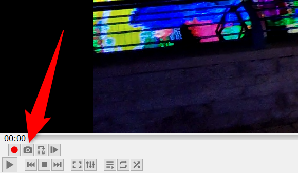 Выберите иконку камеры.