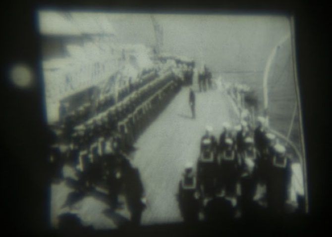 Готовый DIY проектор из коробки и смартфона